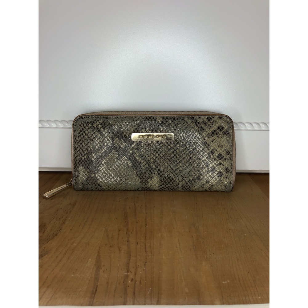 Michael Kors wallet